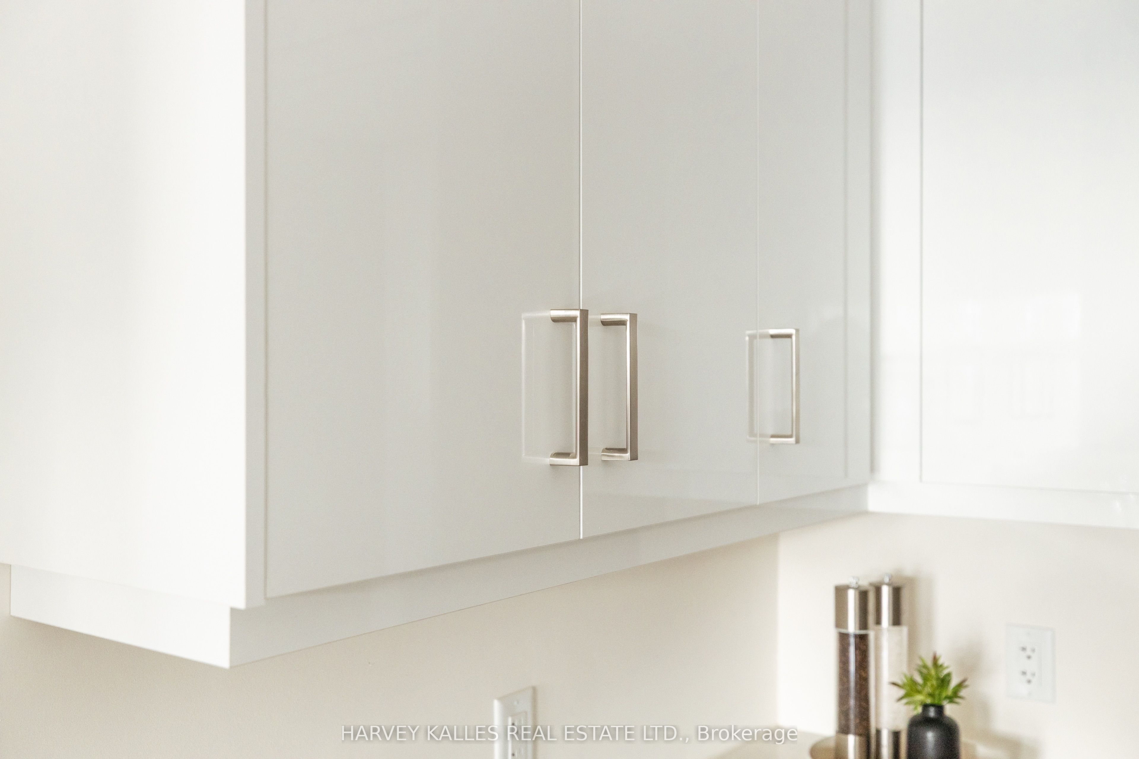 Photo 22 of 17 Innes Avenue, Toronto, Corso Italia-Davenport — HOMEH