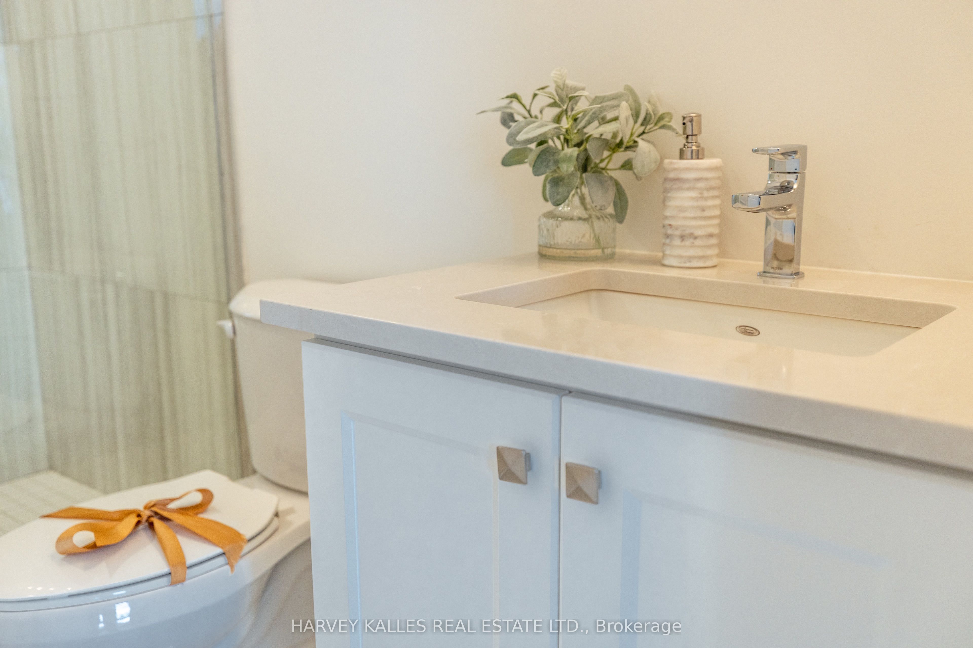 Photo 24 of 17 Innes Avenue, Toronto, Corso Italia-Davenport — HOMEH
