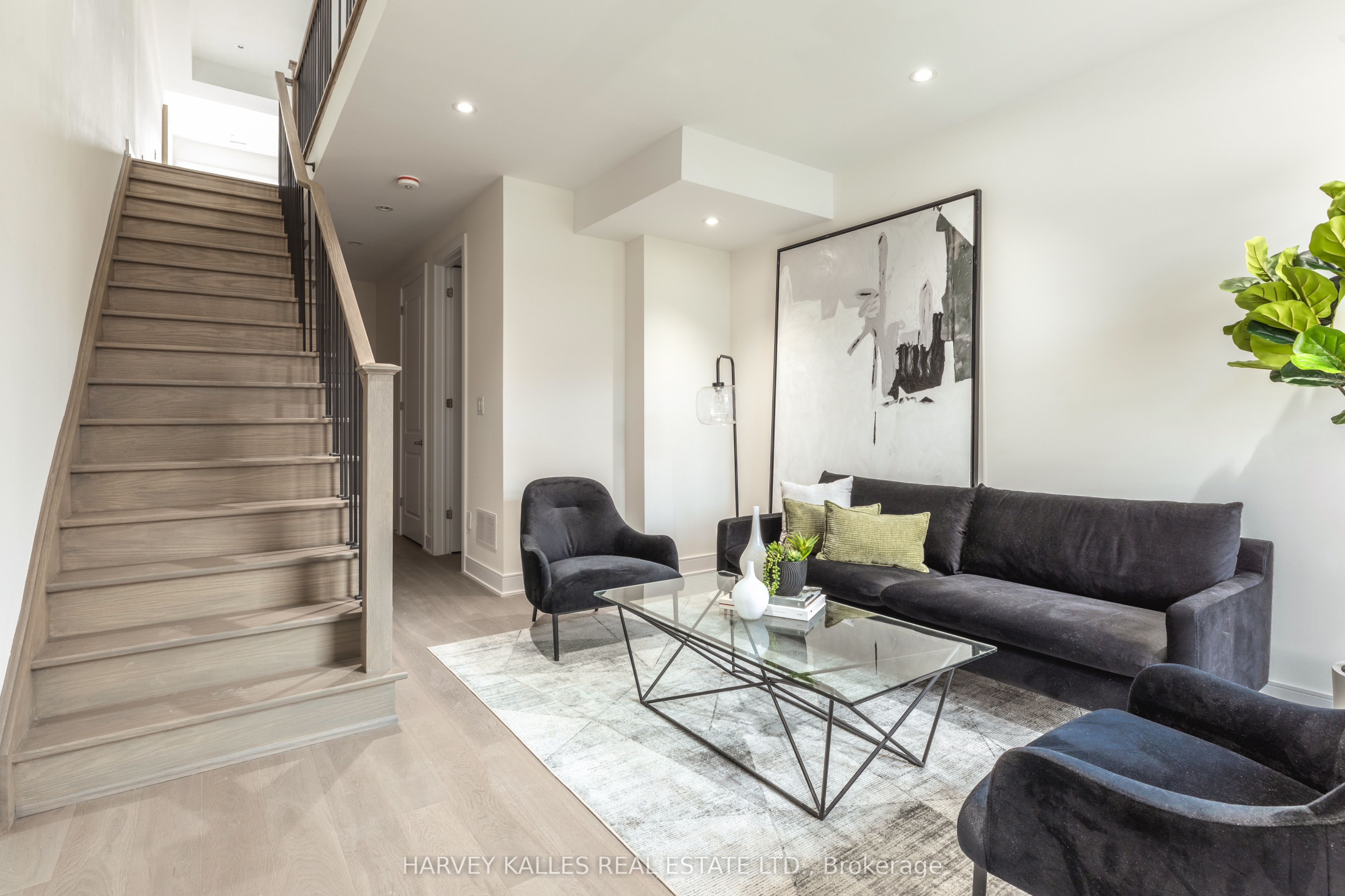 Photo 17 of 17 Innes Avenue, Toronto, Corso Italia-Davenport — HOMEH