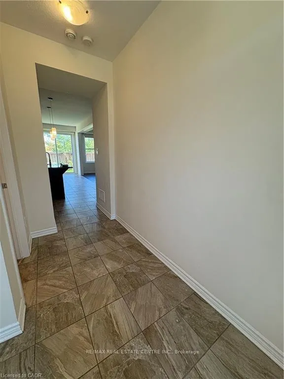 Photo 4 of 50 Shoreacres Drive, Kitchener, Rosenburg — HOMEH