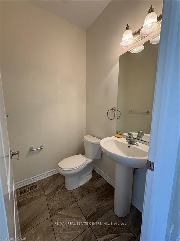 Photo 5 of 50 Shoreacres Drive, Kitchener, Rosenburg — HOMEH