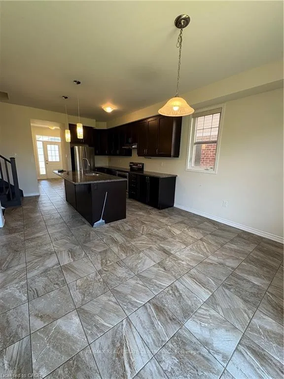 Photo 11 of 50 Shoreacres Drive, Kitchener, Rosenburg — HOMEH