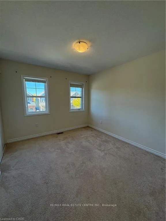 Photo 17 of 50 Shoreacres Drive, Kitchener, Rosenburg — HOMEH