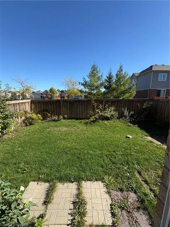 Photo 25 of 50 Shoreacres Drive, Kitchener, Rosenburg — HOMEH