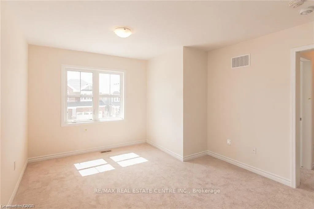 Photo 38 of 50 Shoreacres Drive, Kitchener, Rosenburg — HOMEH