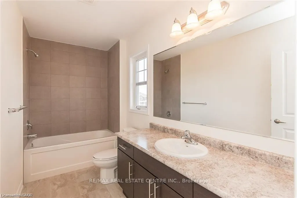Photo 42 of 50 Shoreacres Drive, Kitchener, Rosenburg — HOMEH