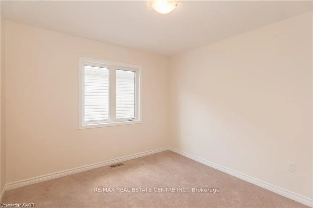 Photo 44 of 50 Shoreacres Drive, Kitchener, Rosenburg — HOMEH