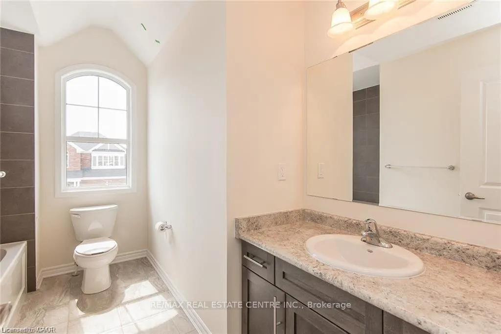 Photo 45 of 50 Shoreacres Drive, Kitchener, Rosenburg — HOMEH