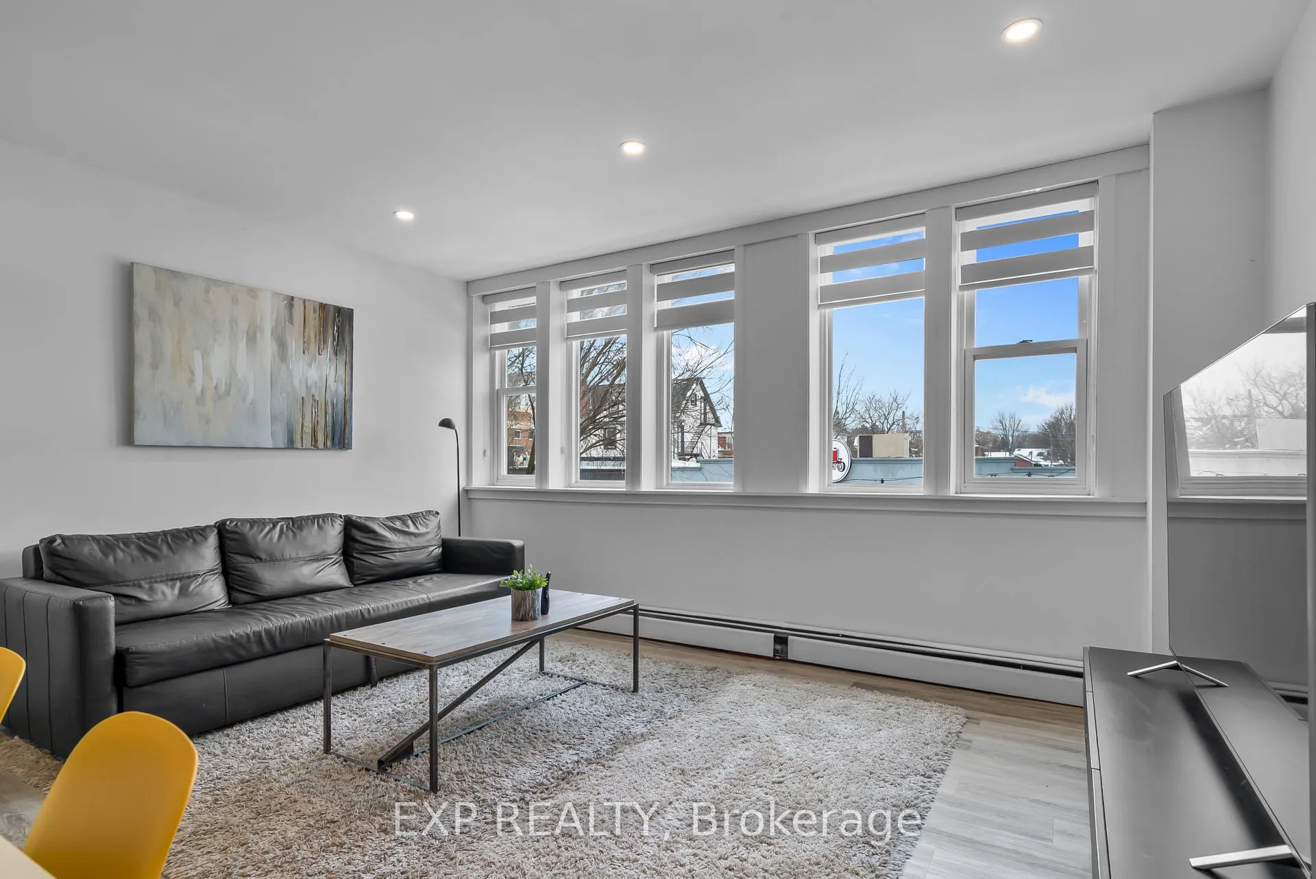 Photo 4 of Unit 1, 4595 Queen Street, Niagara Falls, Downtown — HOMEH