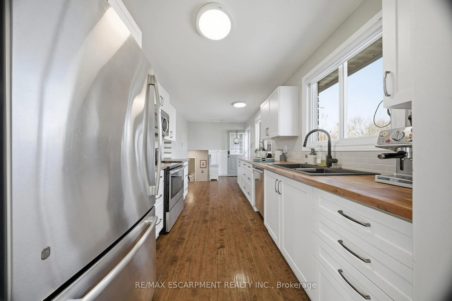 Photo 7 of 70 Athenia Drive, Hamilton, Stoney Creek Mountain — HOMEH