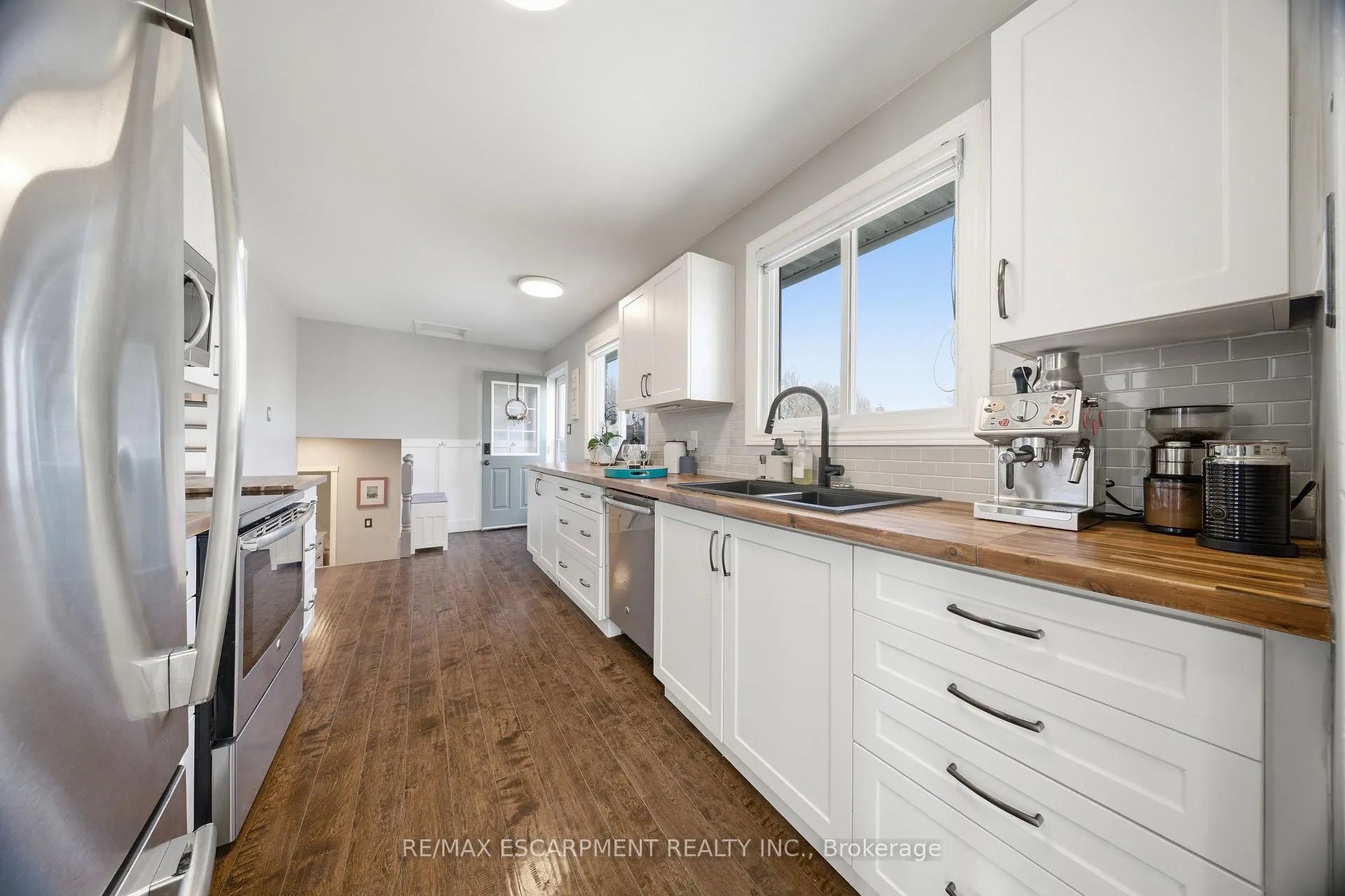 Photo 8 of 70 Athenia Drive, Hamilton, Stoney Creek Mountain — HOMEH