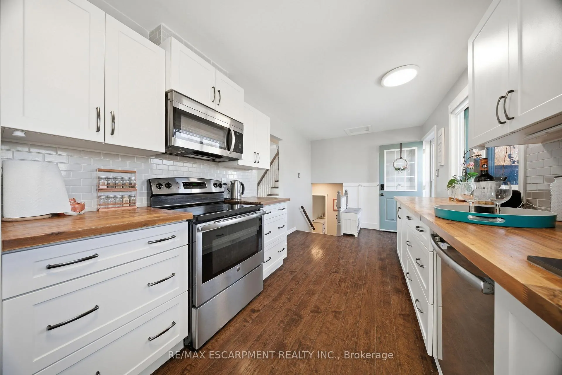Photo 9 of 70 Athenia Drive, Hamilton, Stoney Creek Mountain — HOMEH