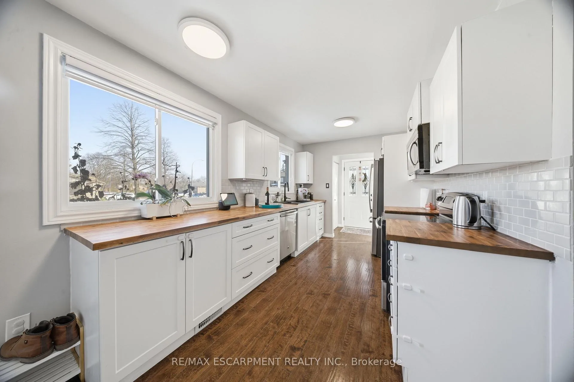 Photo 10 of 70 Athenia Drive, Hamilton, Stoney Creek Mountain — HOMEH