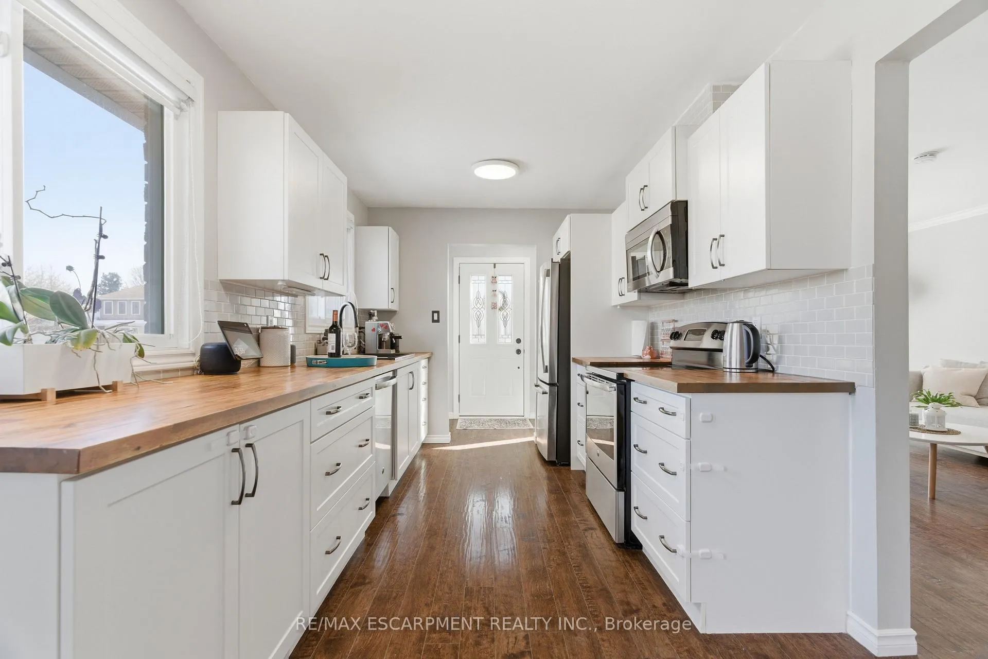 Photo 12 of 70 Athenia Drive, Hamilton, Stoney Creek Mountain — HOMEH