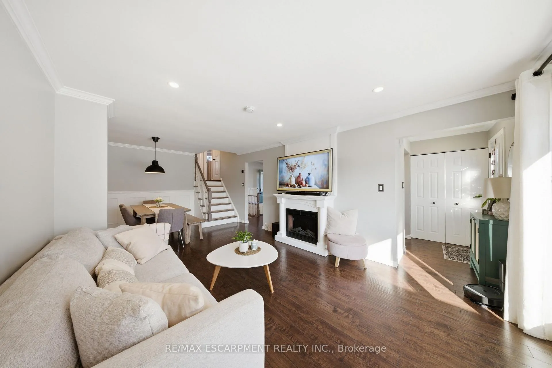 Photo 14 of 70 Athenia Drive, Hamilton, Stoney Creek Mountain — HOMEH