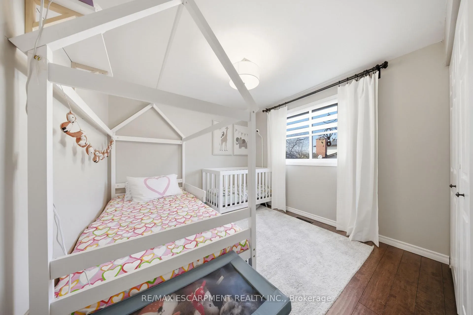 Photo 22 of 70 Athenia Drive, Hamilton, Stoney Creek Mountain — HOMEH