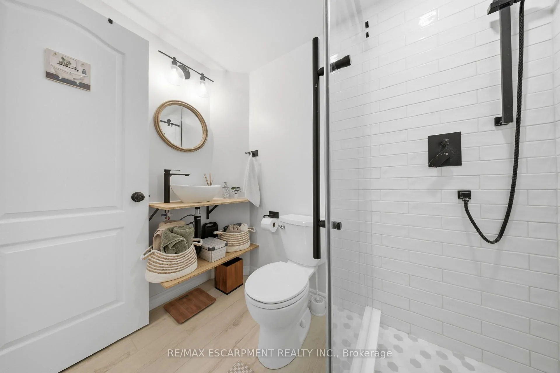 Photo 27 of 70 Athenia Drive, Hamilton, Stoney Creek Mountain — HOMEH