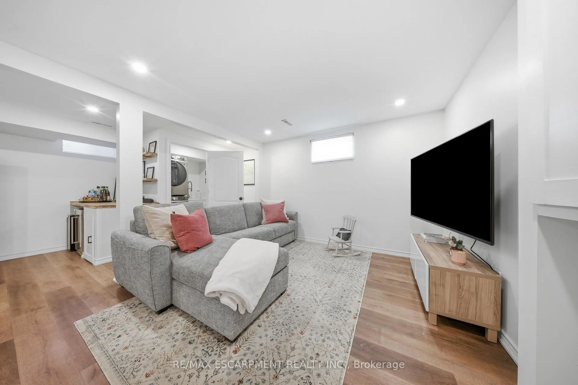 Photo 28 of 70 Athenia Drive, Hamilton, Stoney Creek Mountain — HOMEH