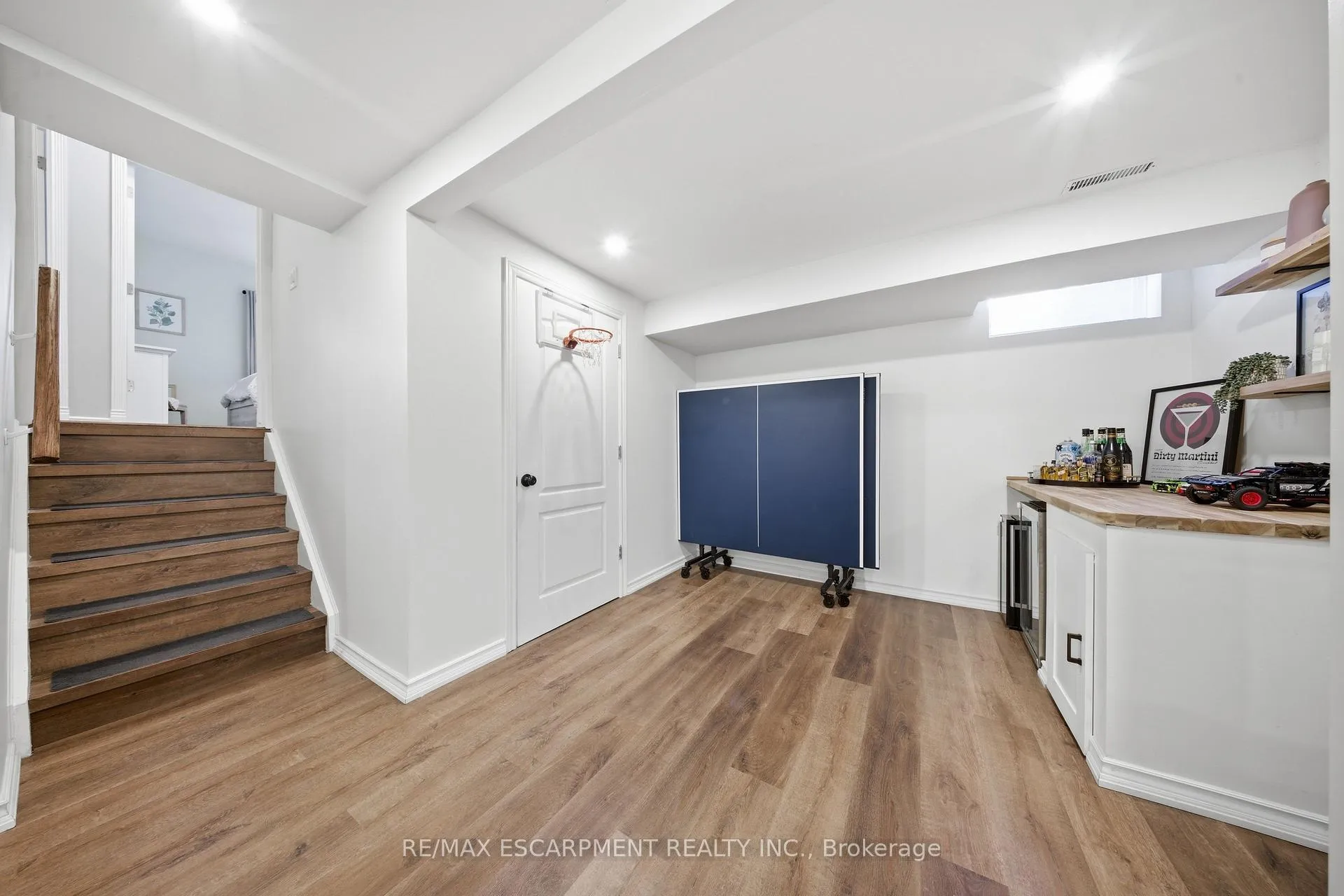 Photo 30 of 70 Athenia Drive, Hamilton, Stoney Creek Mountain — HOMEH