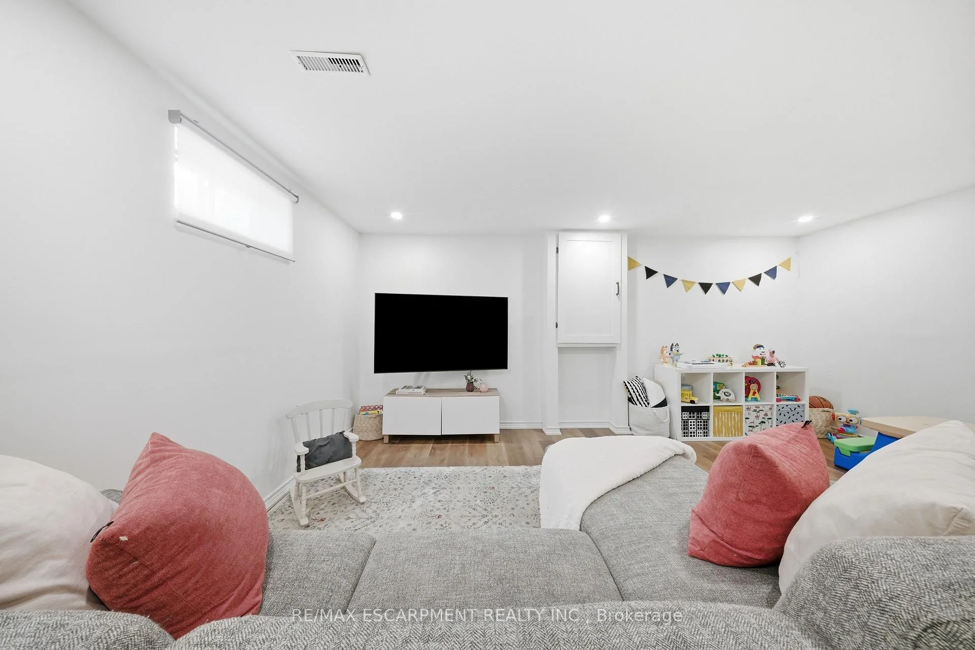 Photo 33 of 70 Athenia Drive, Hamilton, Stoney Creek Mountain — HOMEH