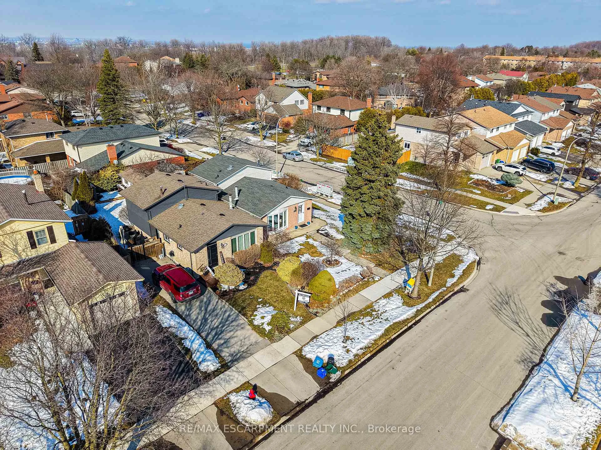 Photo 40 of 70 Athenia Drive, Hamilton, Stoney Creek Mountain — HOMEH