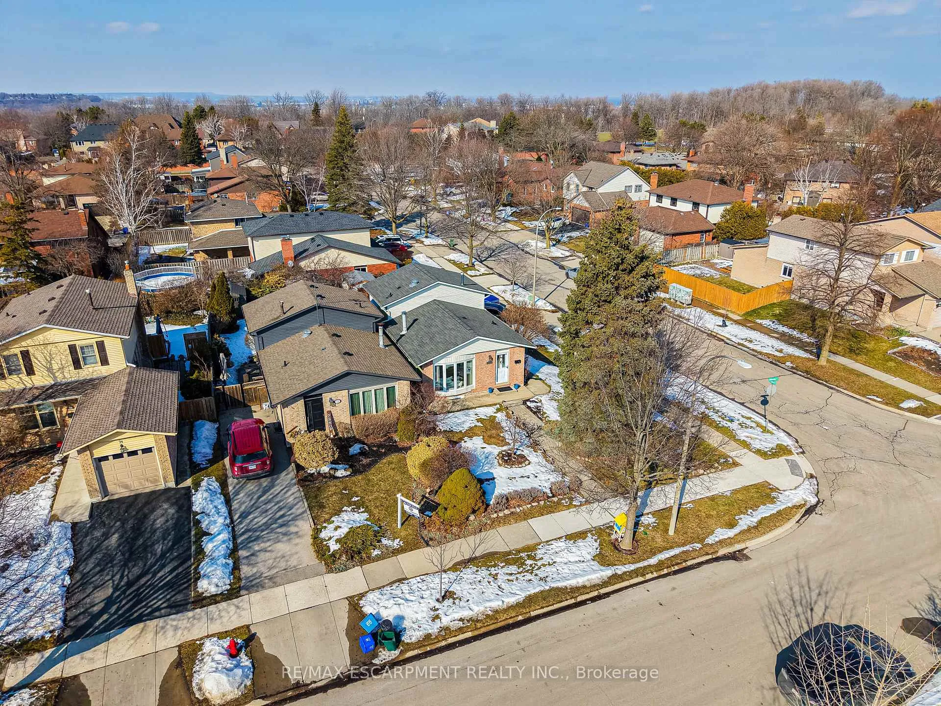 Photo 43 of 70 Athenia Drive, Hamilton, Stoney Creek Mountain — HOMEH