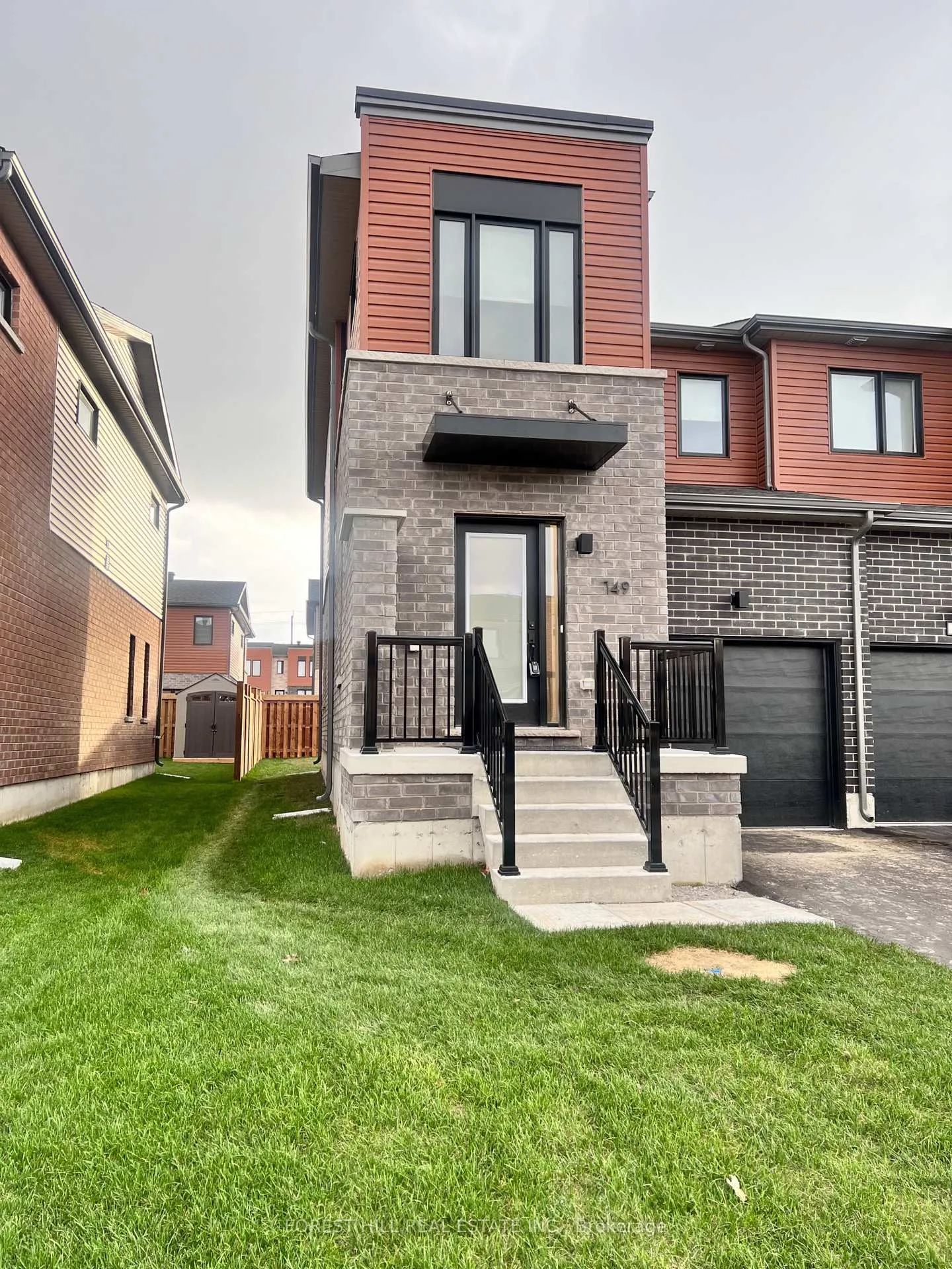 Photo 3 of 149 Gateland Drive, Barrie, Painswick South — HOMEH