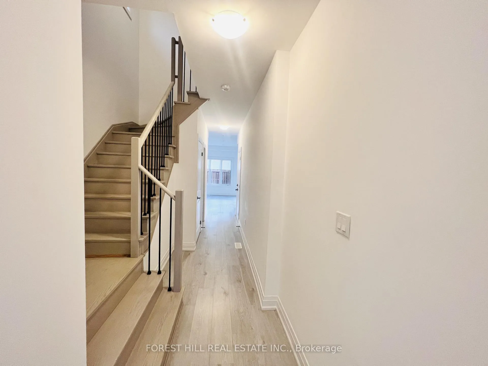 Photo 5 of 149 Gateland Drive, Barrie, Painswick South — HOMEH