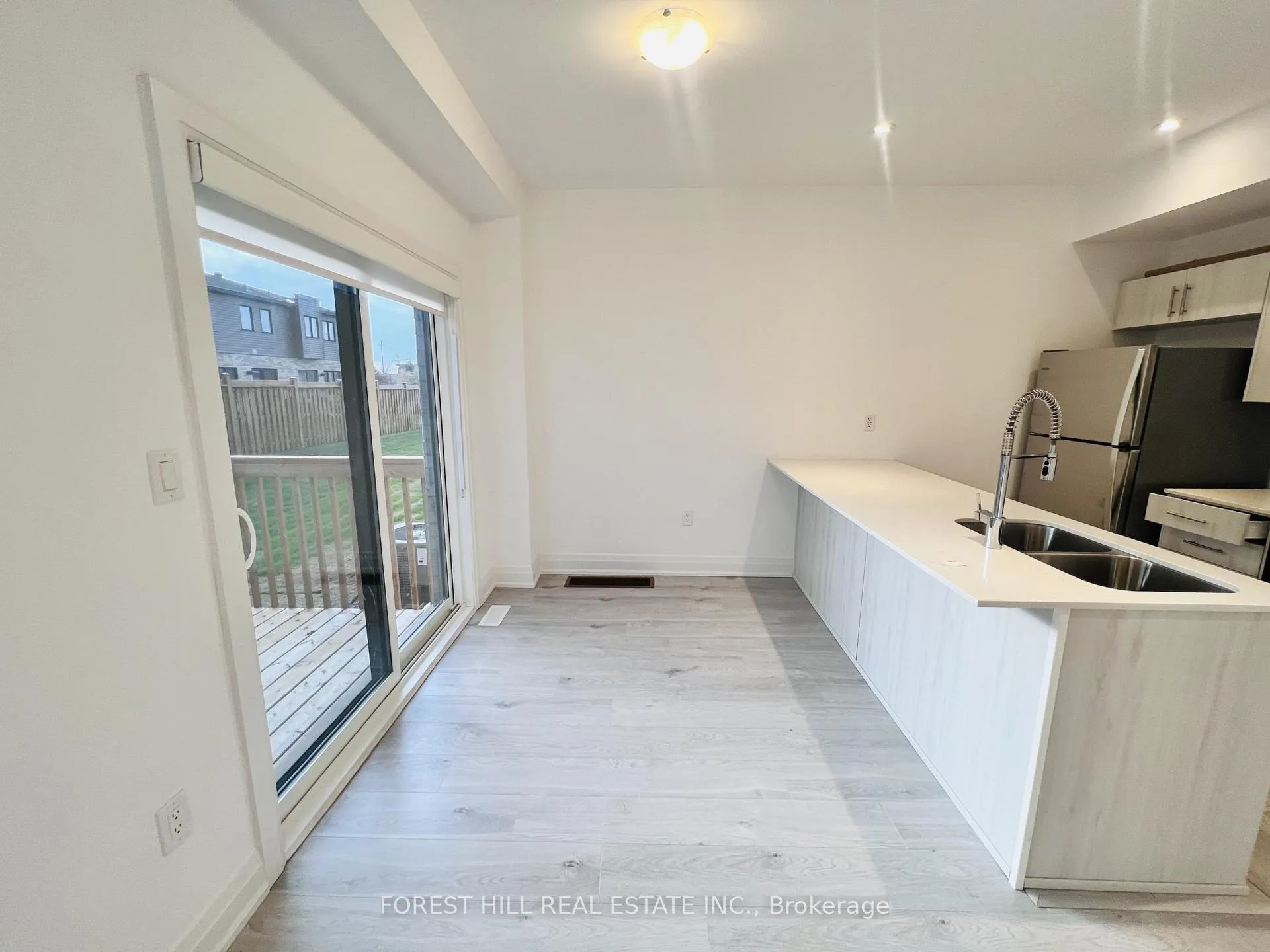Photo 9 of 149 Gateland Drive, Barrie, Painswick South — HOMEH