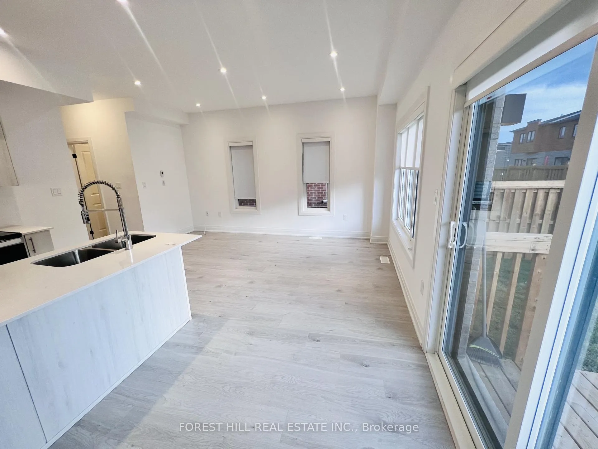 Photo 14 of 149 Gateland Drive, Barrie, Painswick South — HOMEH