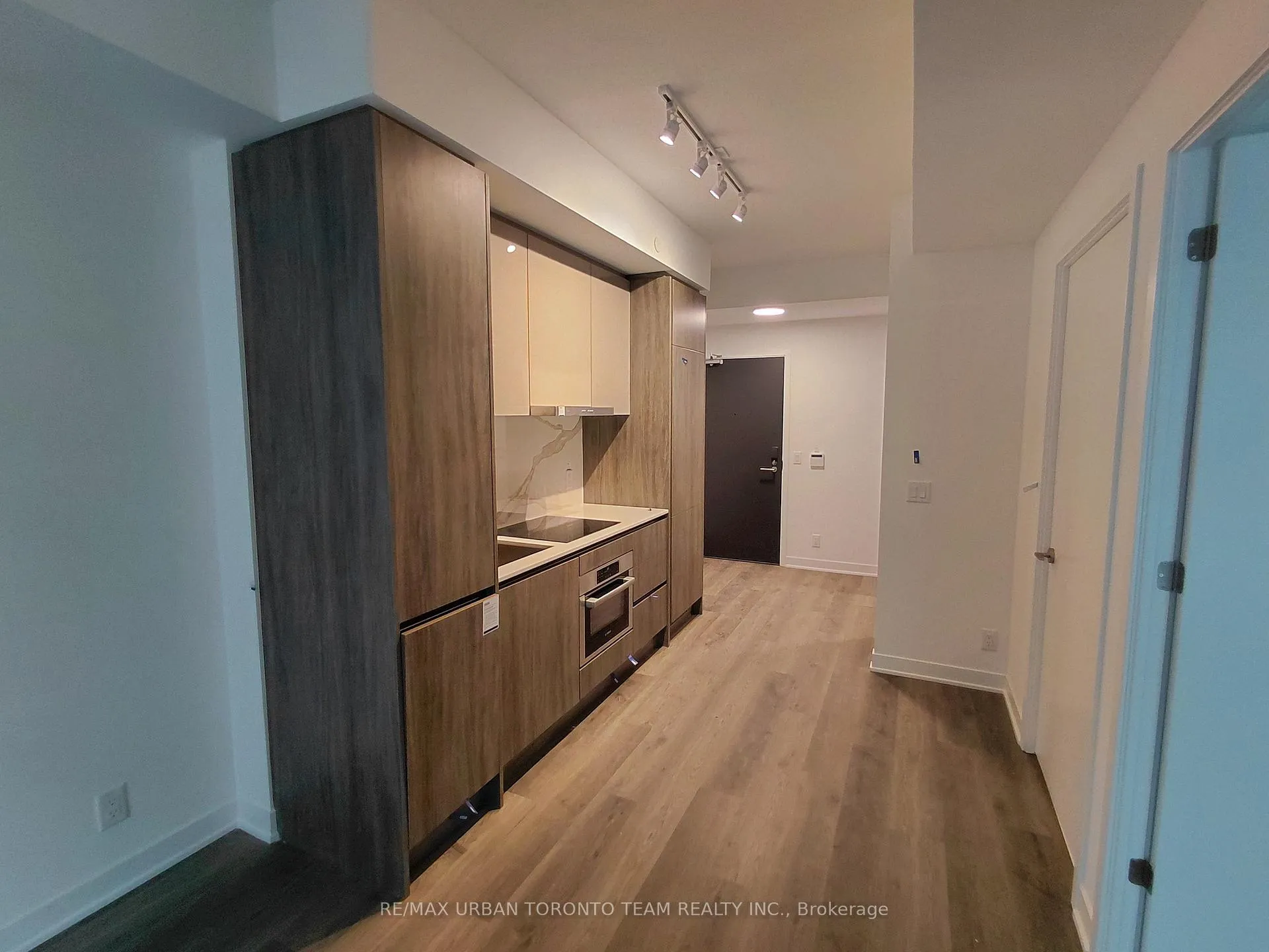 Photo 3 of Unit 1615, 180 Front Street E, Toronto, Moss Park — HOMEH