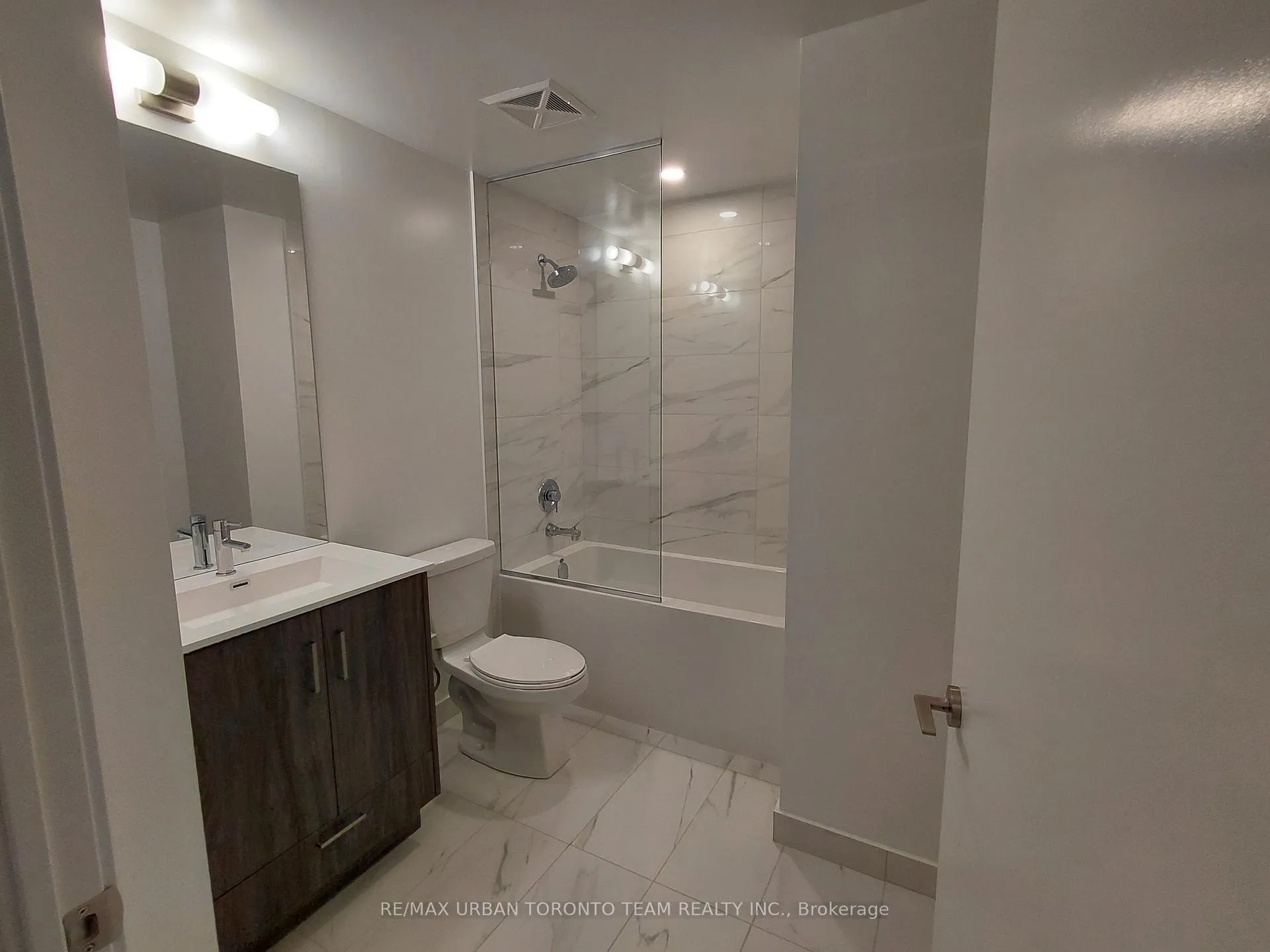 Photo 8 of Unit 1615, 180 Front Street E, Toronto, Moss Park — HOMEH