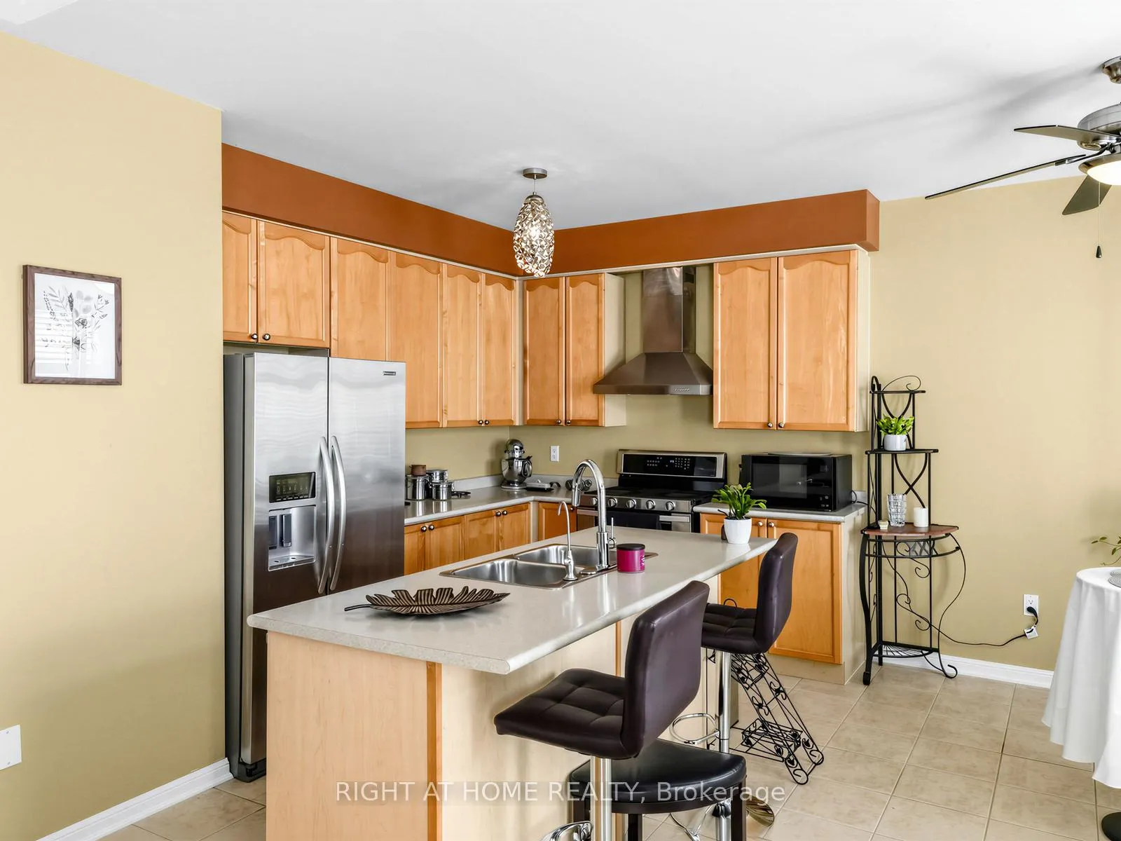 Photo 15 of 401 Tonelli Lane, Milton, Harrison — HOMEH