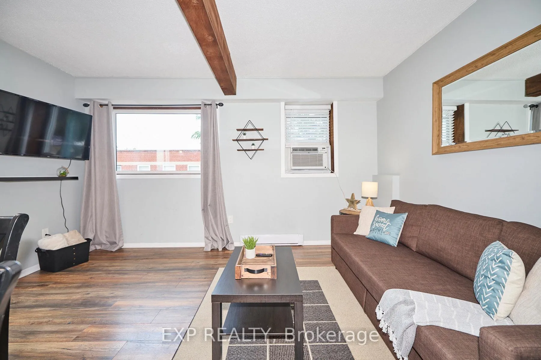 Photo 4 of Unit 1, 4675 Queen Street, Niagara Falls, Downtown — HOMEH