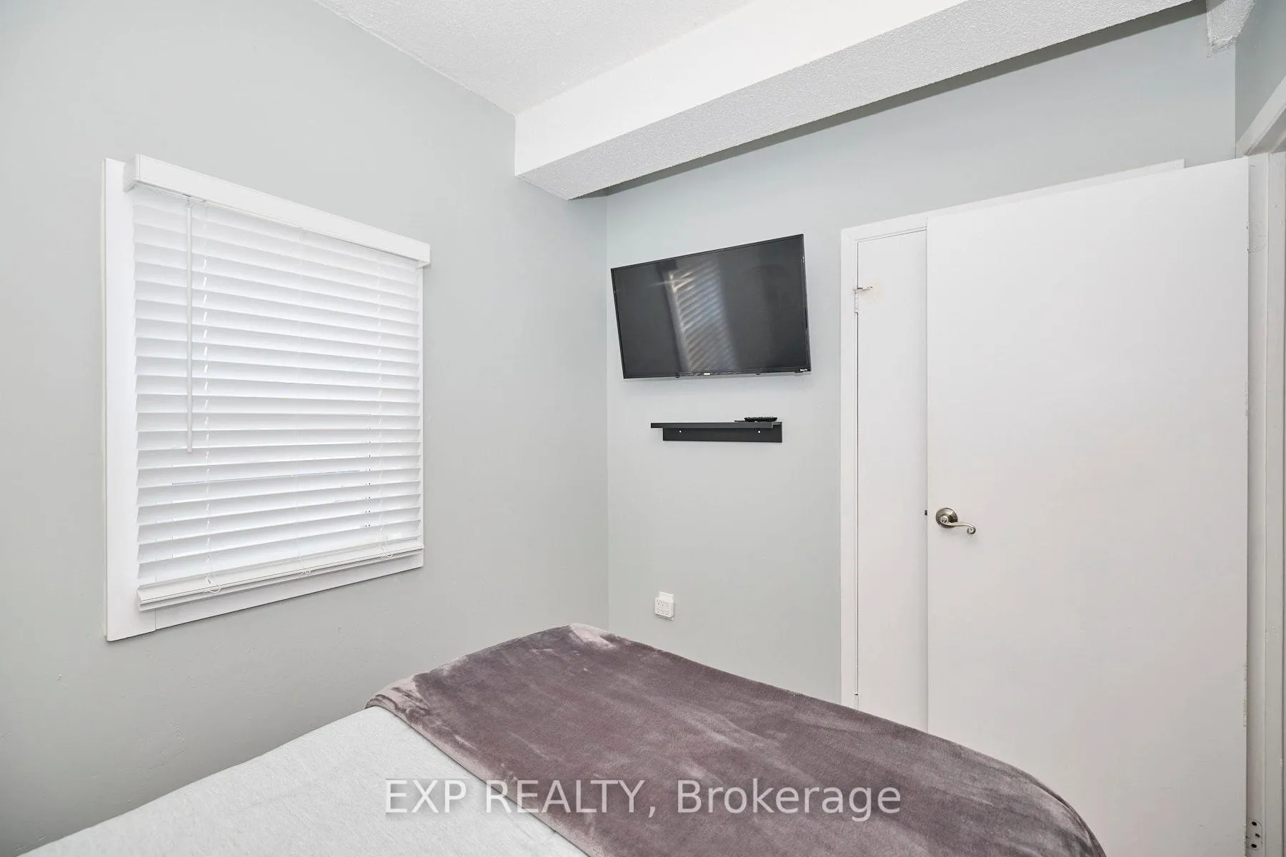 Photo 9 of Unit 1, 4675 Queen Street, Niagara Falls, Downtown — HOMEH
