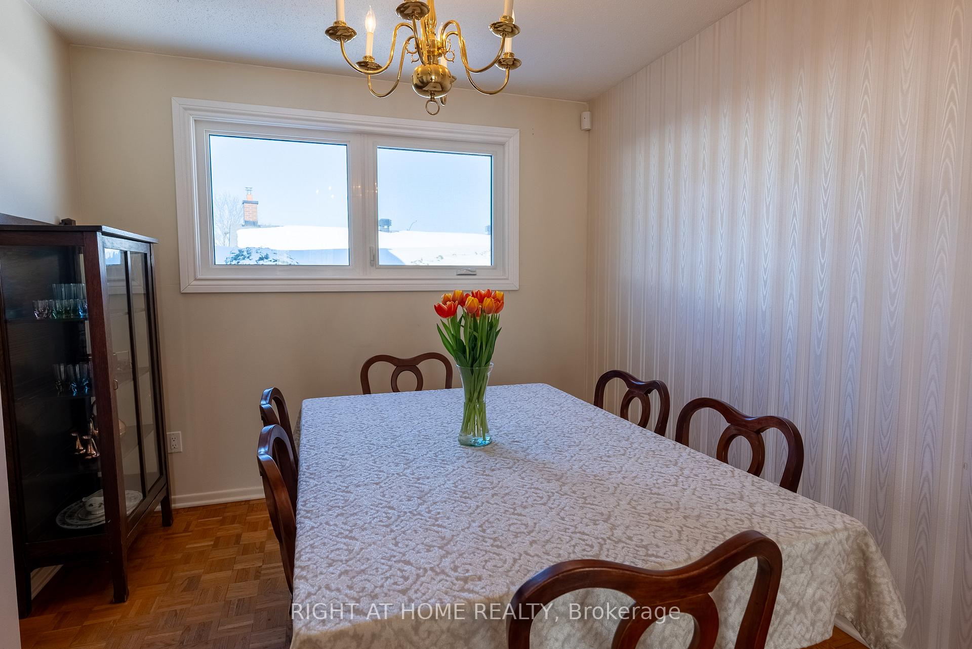 Photo 9 of 1339 Holmes Crescent, Ottawa, South Keys — HOMEH