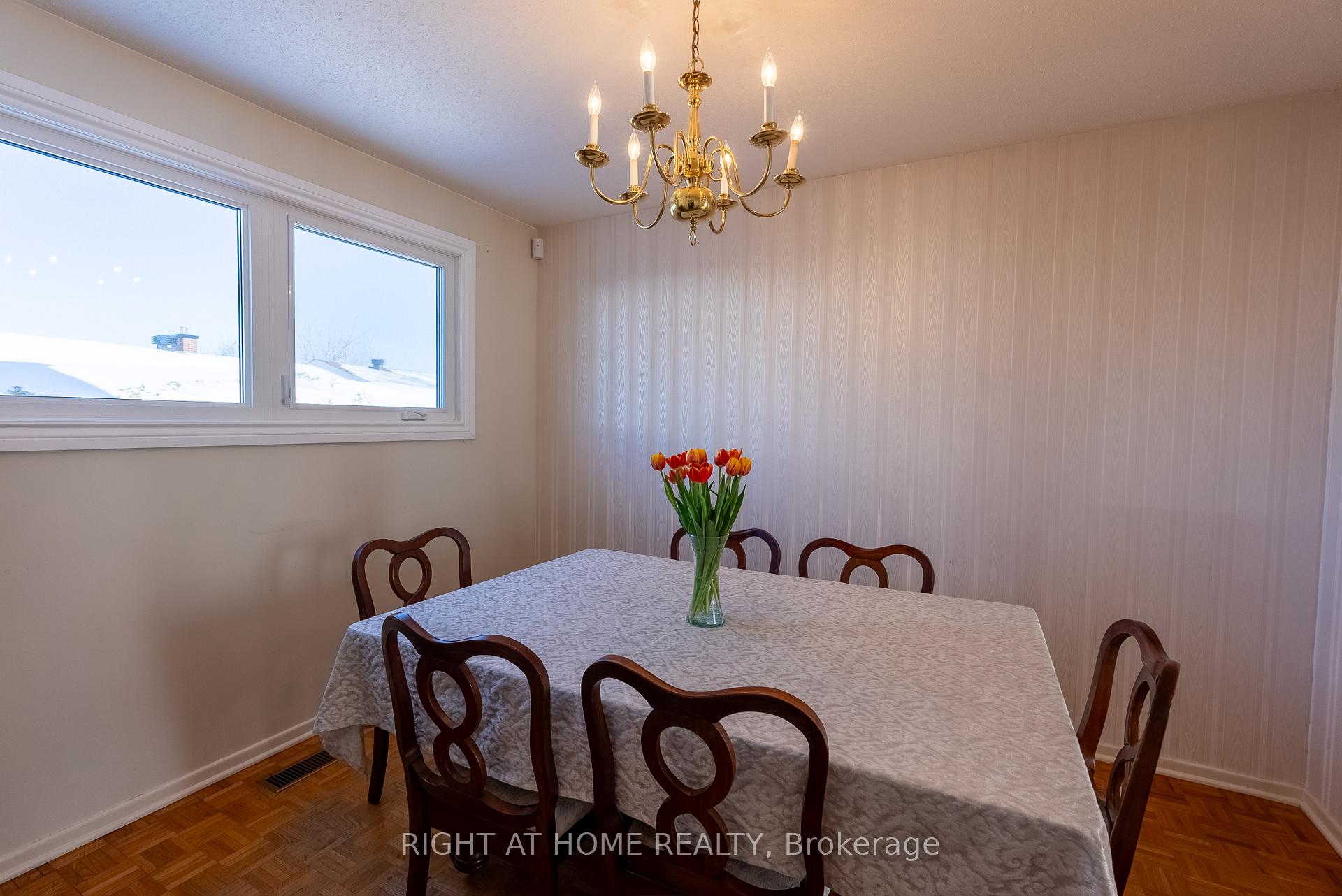 Photo 10 of 1339 Holmes Crescent, Ottawa, South Keys — HOMEH