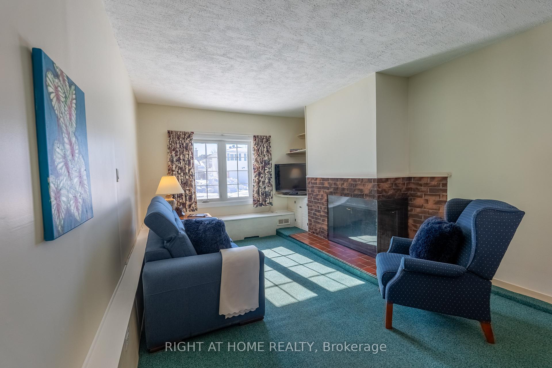 Photo 15 of 1339 Holmes Crescent, Ottawa, South Keys — HOMEH