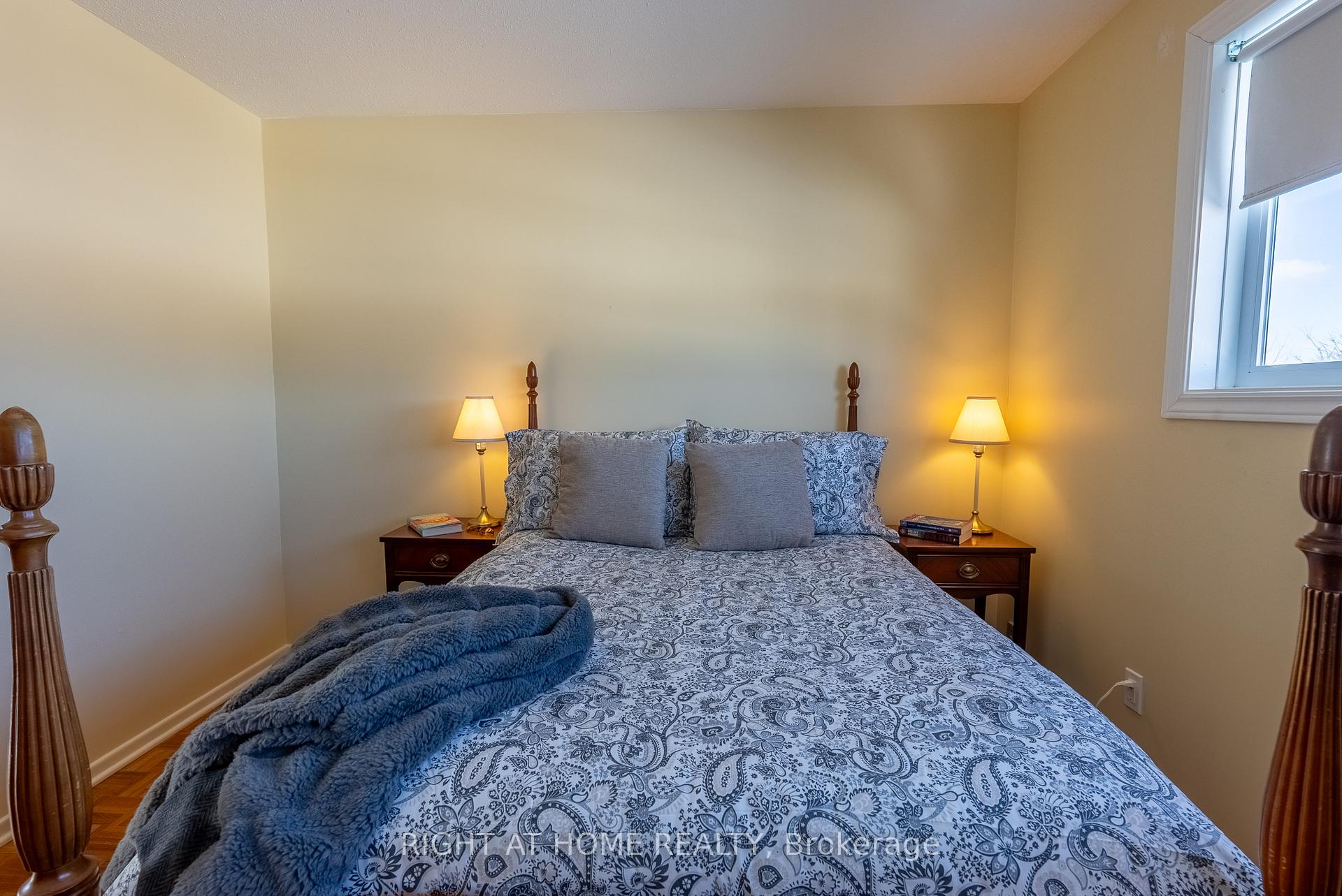 Photo 21 of 1339 Holmes Crescent, Ottawa, South Keys — HOMEH