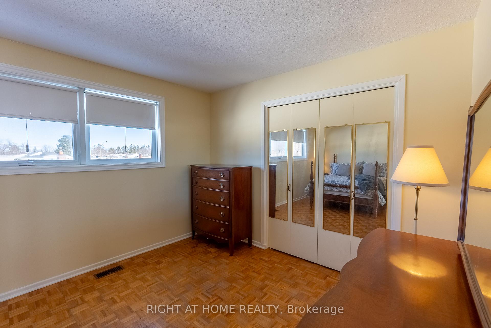 Photo 22 of 1339 Holmes Crescent, Ottawa, South Keys — HOMEH
