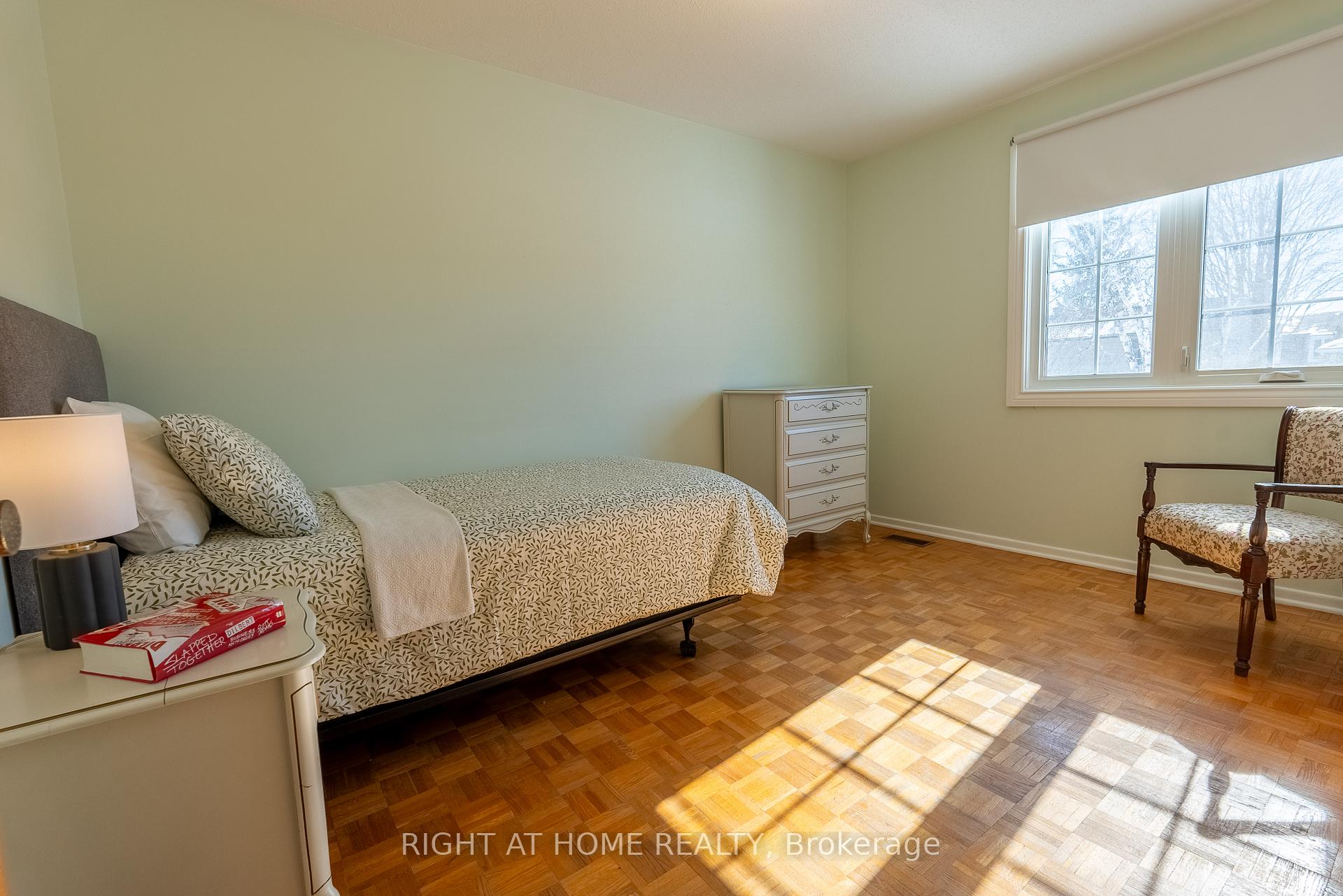 Photo 26 of 1339 Holmes Crescent, Ottawa, South Keys — HOMEH