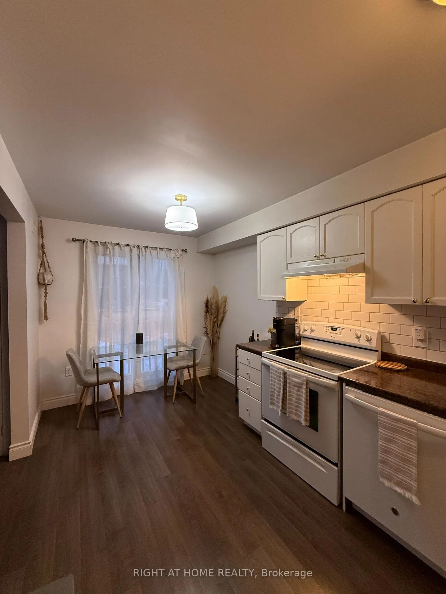 Photo 5 of Unit 5, 13 Cheltenham Road, Barrie, Georgian Drive — HOMEH
