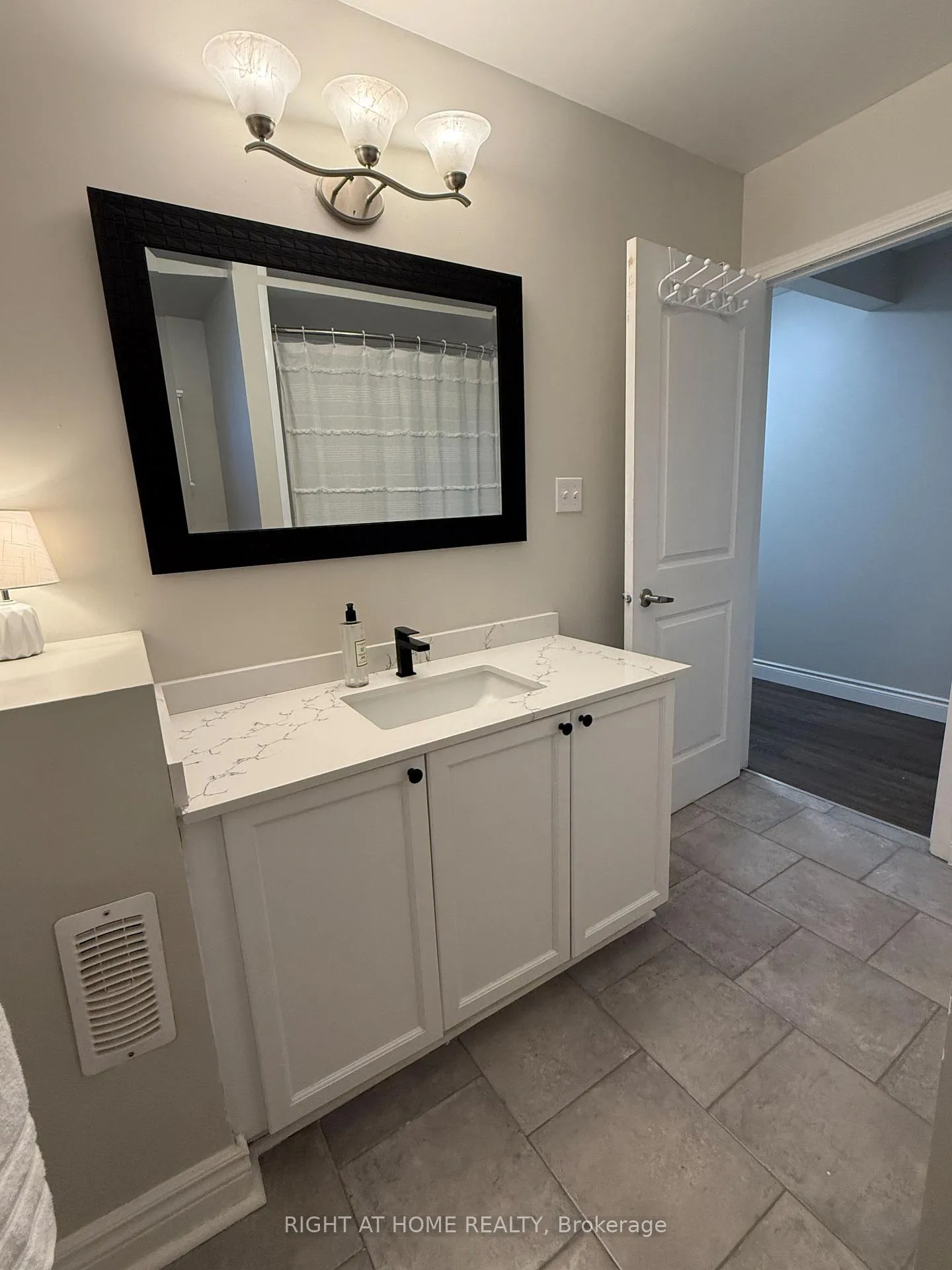 Photo 17 of Unit 5, 13 Cheltenham Road, Barrie, Georgian Drive — HOMEH