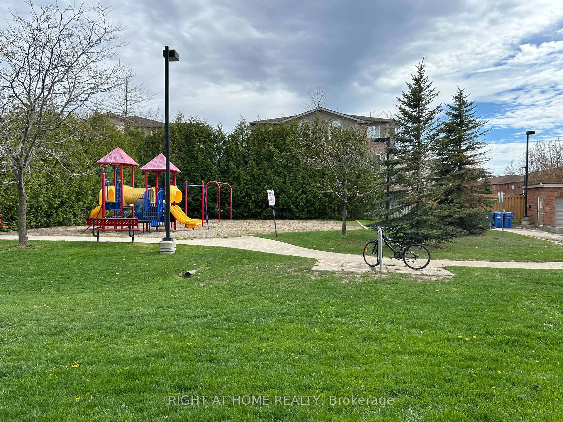 Photo 19 of Unit 5, 13 Cheltenham Road, Barrie, Georgian Drive — HOMEH