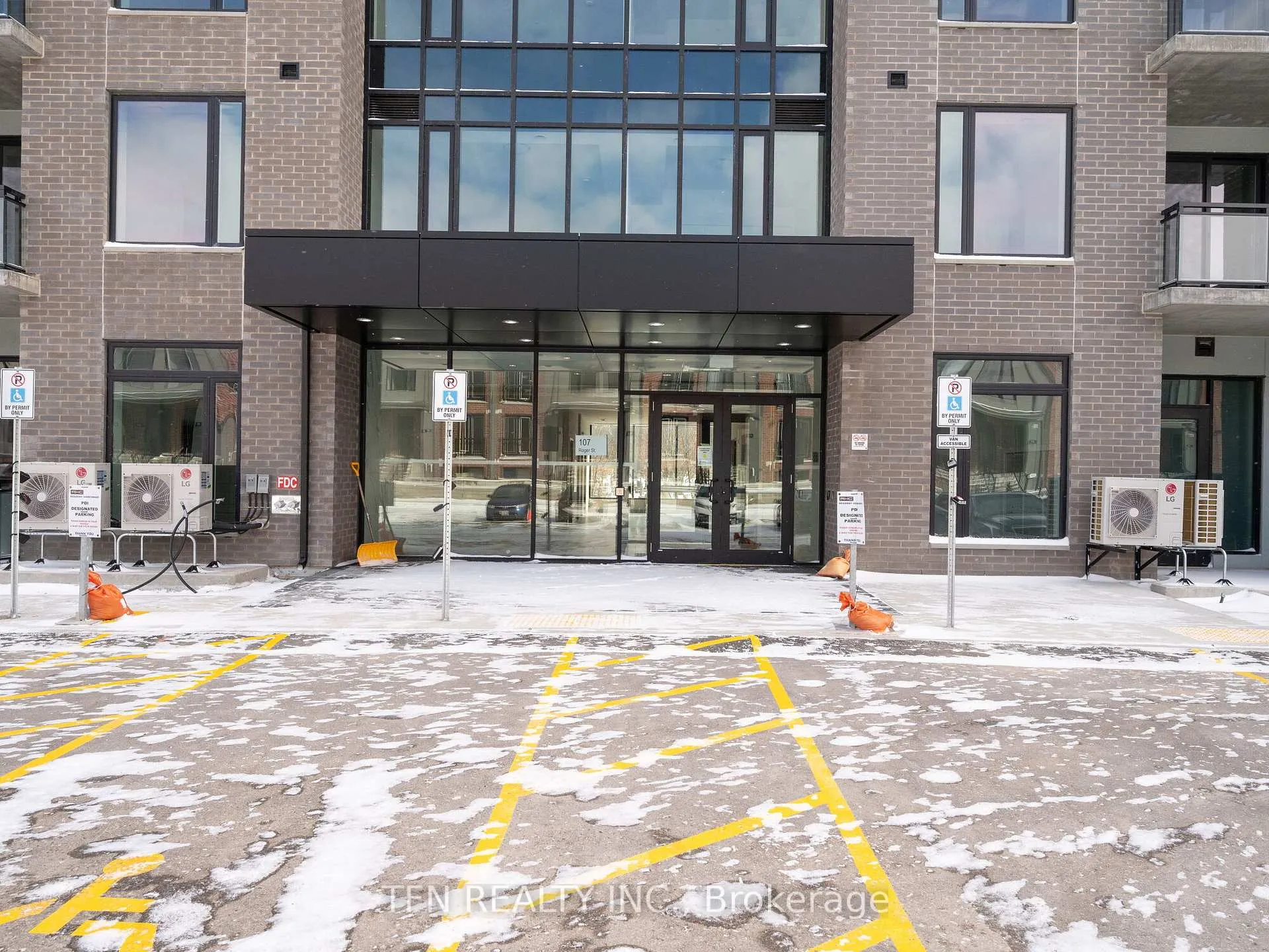 Photo 2 of Unit 211, 107 Rogers Street, Waterloo, Downtown Waterloo — HOMEH