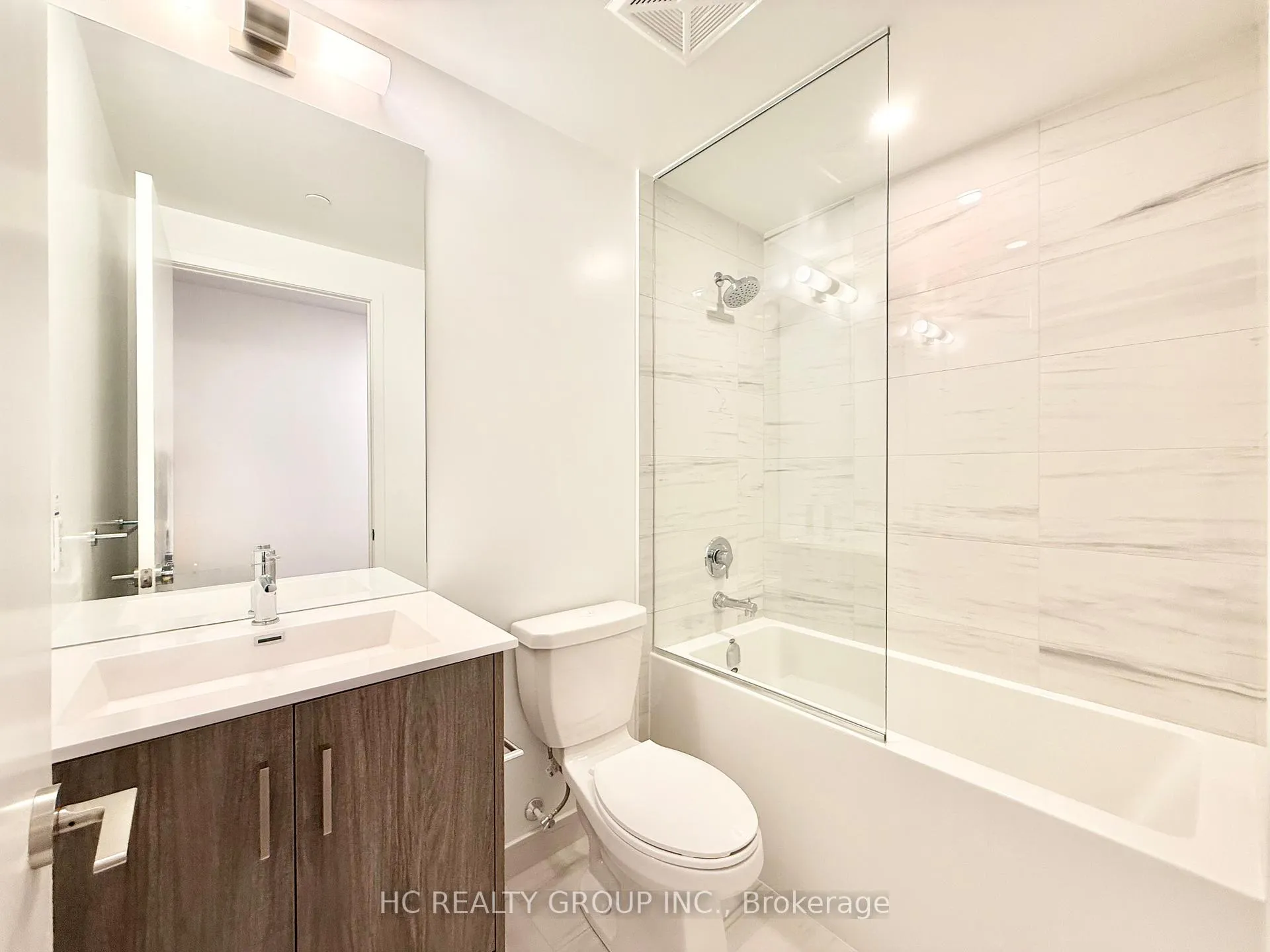 Photo 5 of Unit 1712, 180 Front Street E, Toronto, Moss Park — HOMEH