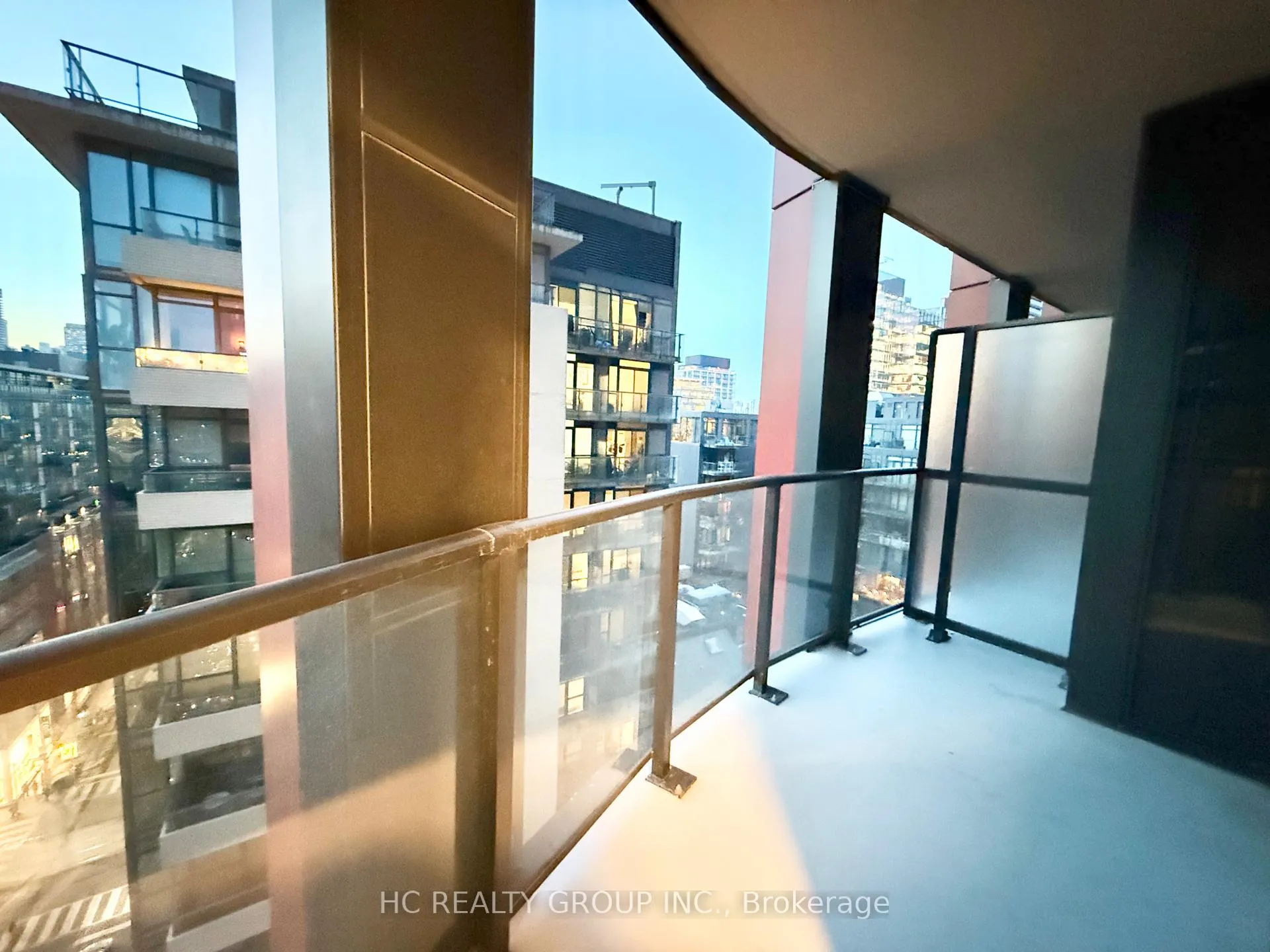 Photo 6 of Unit 1712, 180 Front Street E, Toronto, Moss Park — HOMEH