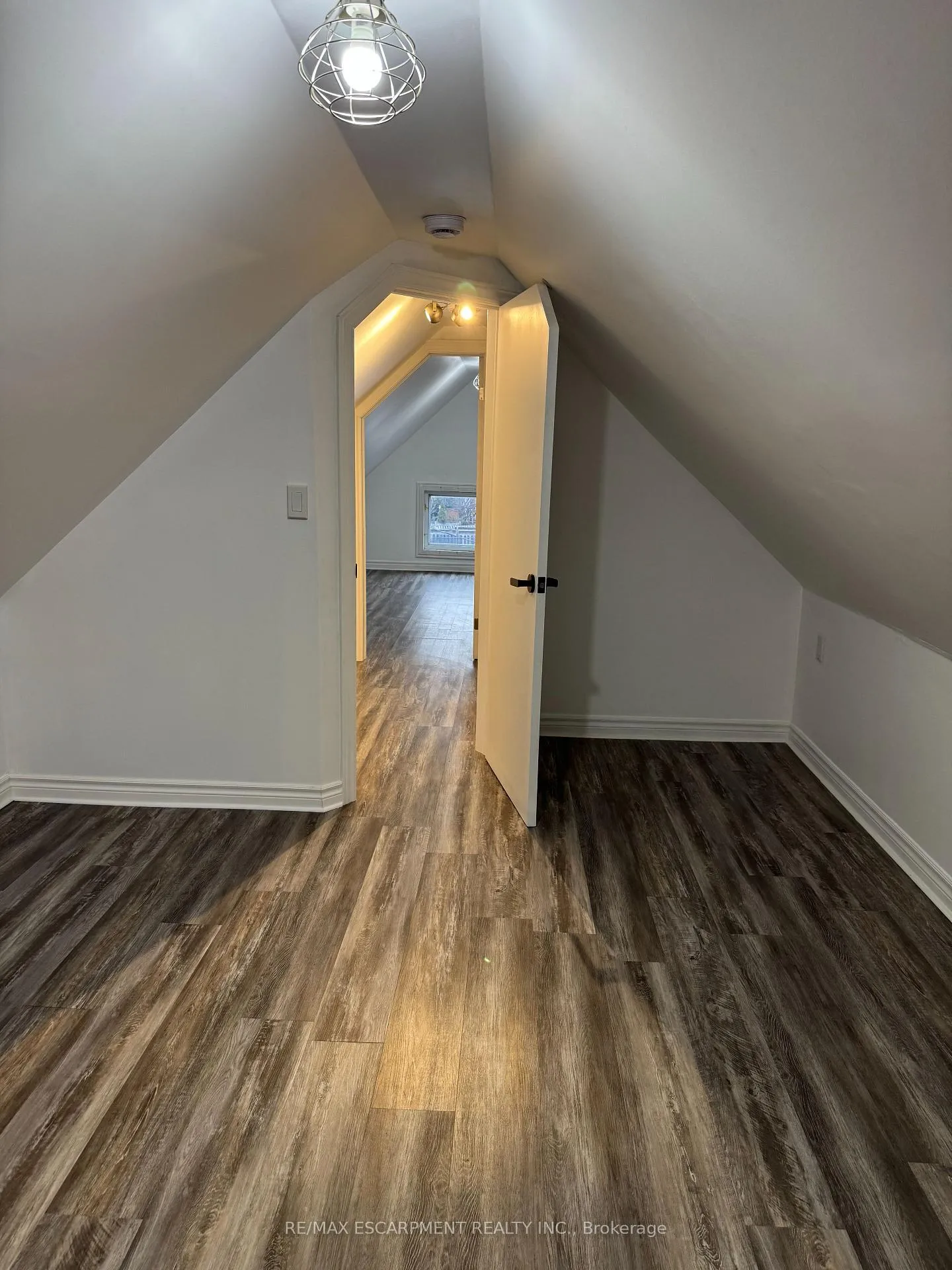 Photo 7 of Unit 1, 1152 King Street E, Hamilton, Crown Point — HOMEH