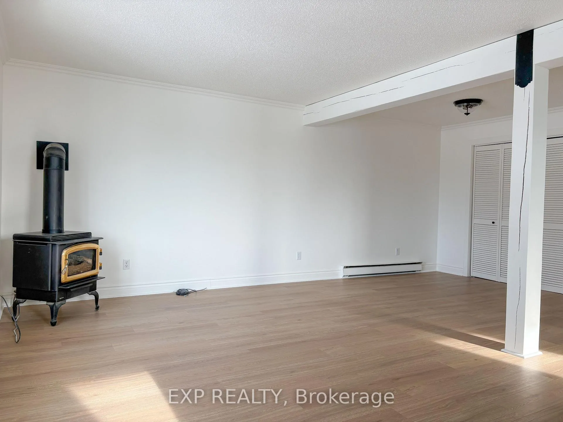 Photo 3 of 349 Raglan Street N, Renfrew — HOMEH