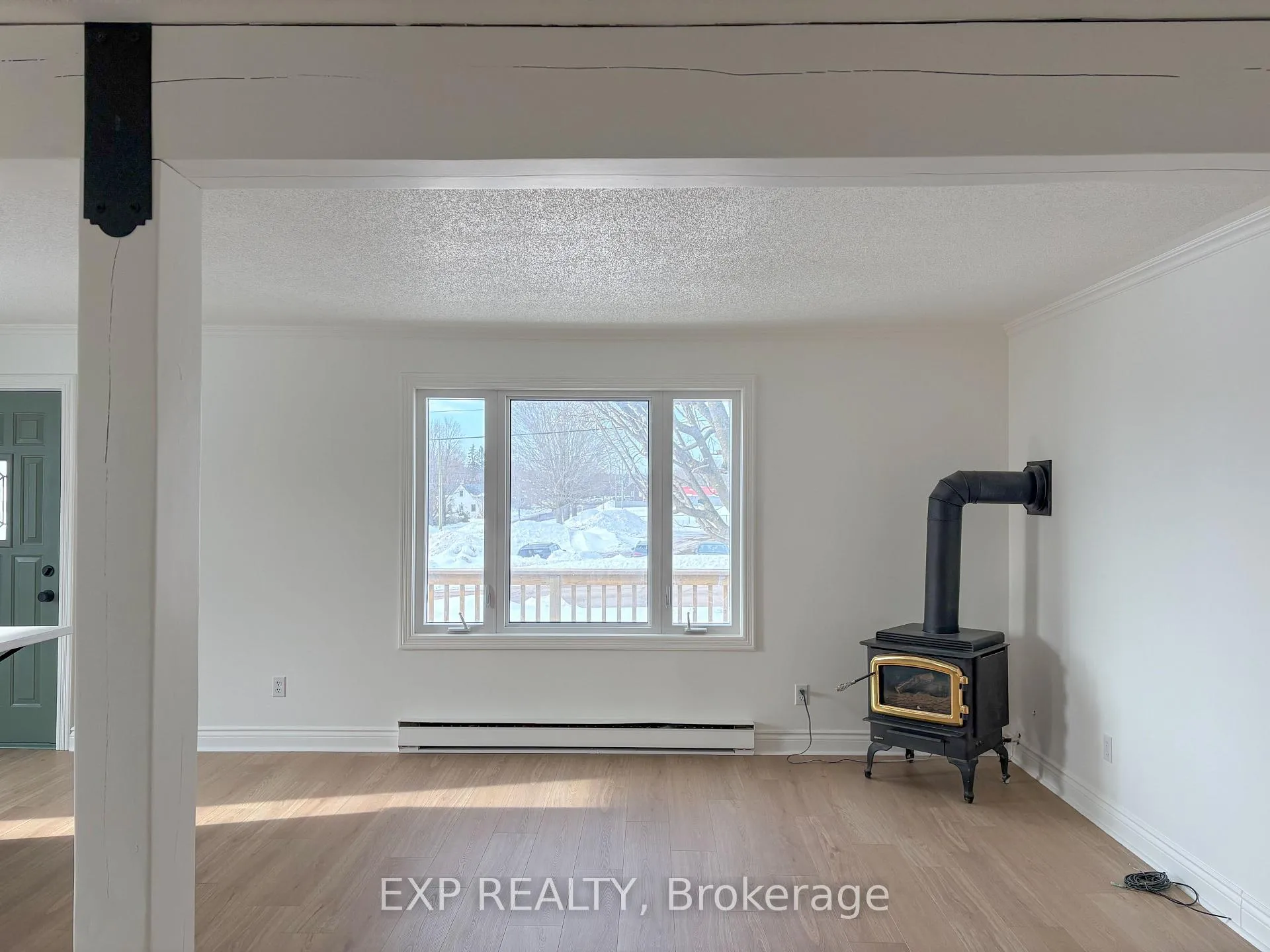 Photo 4 of 349 Raglan Street N, Renfrew — HOMEH
